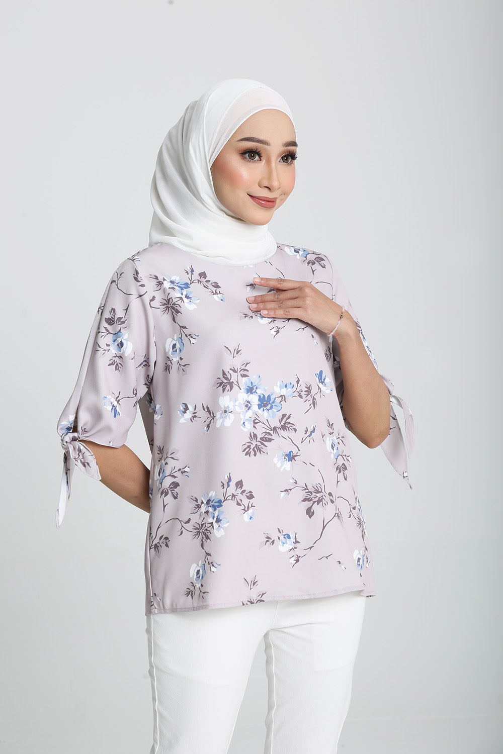 Mayer Floral Print Blouse in Grey