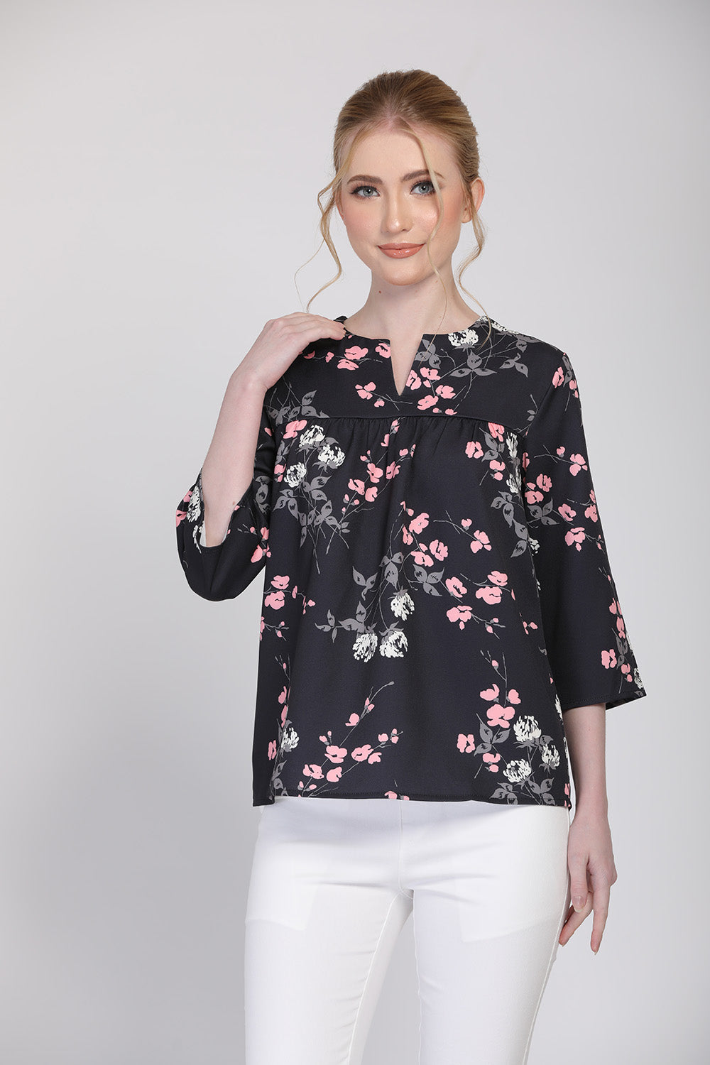 Courtney Floral Print Blouse in Black