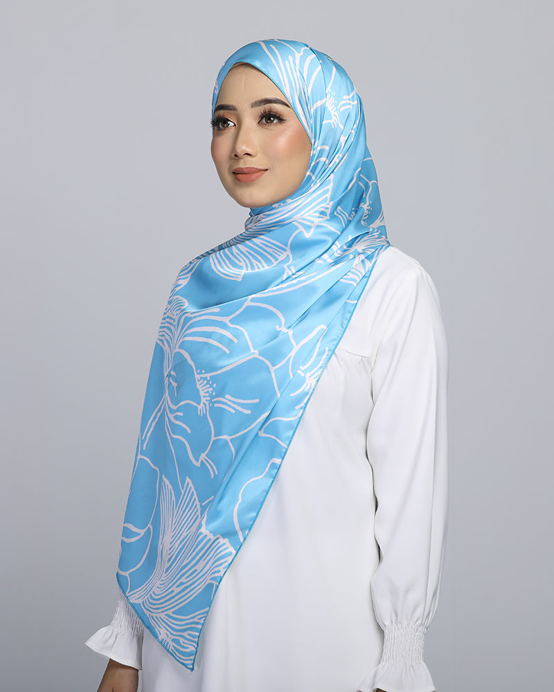 JScarves J. Prints The Zoie 1.0 Printed Shawl in Light Blue